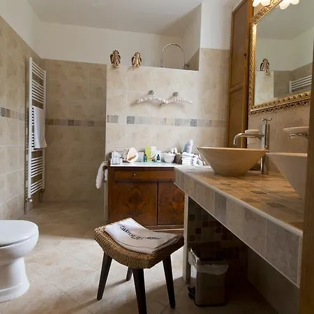 Chateau De Lamothe B&B
